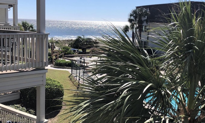 Myrtle Beach Condo | Flop On In: Bring your flipflops and enjoy the best of Myrtle Beach
