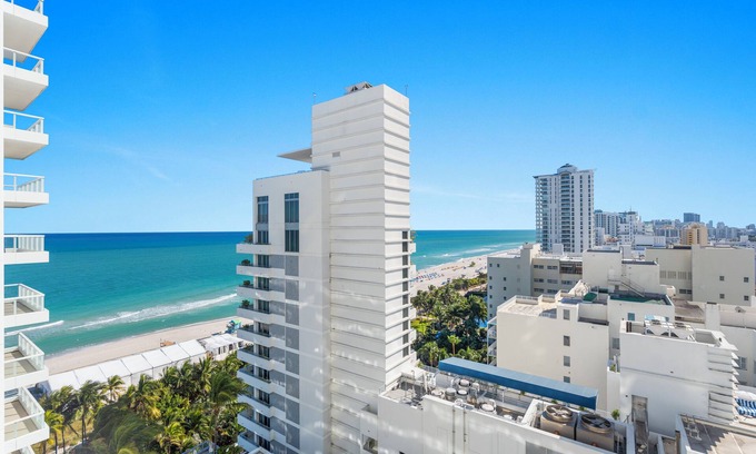 Mid Beach Condo | Fontainebleau Sorrento Jr. King with Sofabed. Free Spa Passes and Valet Parking