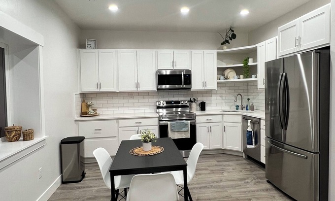 Midvale House | Fully remodeled house for 6 guests in the heart of Midvale