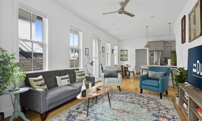 Cannonborough Elliotborough Apartment | Globetrotter Suite C | Whimsical Historic Retreat