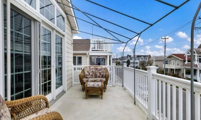 Gold Coast Condo | Gold Coast, 2nd Floor, Pet Friendly. 1 Block from Beach & OC boardwalk!