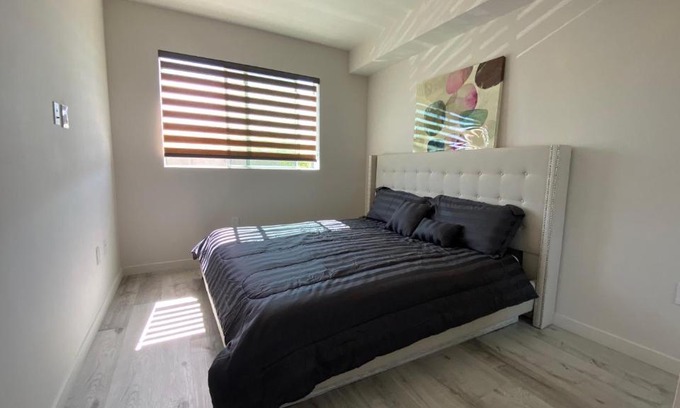 Hollywood Apartment | Gorgeous 2bd 2ba Hollywood Place