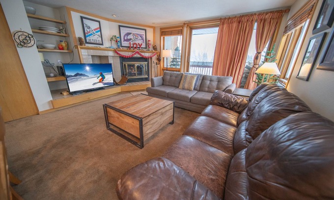Mountain House Condo | Gorgeous Mountain views! Last Minute Holiday Rates!