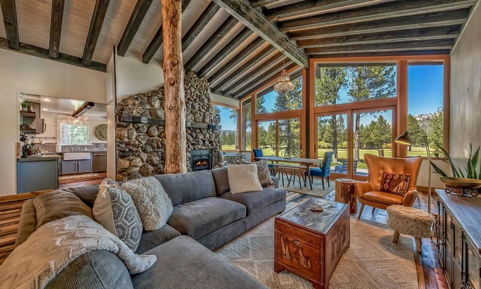 South Lake Tahoe House | Great View, Modern & Stylish, Golf, Near Lake/Slopes, A/C