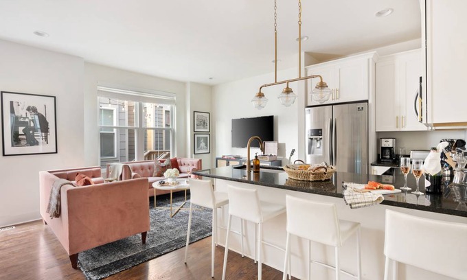 South Nashville House | Hart Suite 13 by AvantStay Gorgeous Town House w/ Modern Amenities in Nashville!