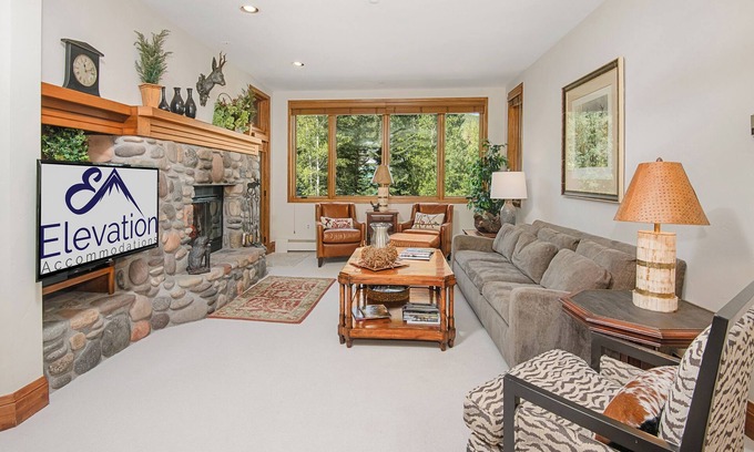 Highlands Townhomes Condo | Highlands Lodge #107- Best location for ski school!