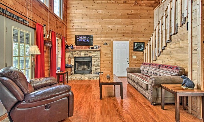 Pigeon Forge House | Home in the Smokies with Game Room Less Than 6Mi to Dollywood