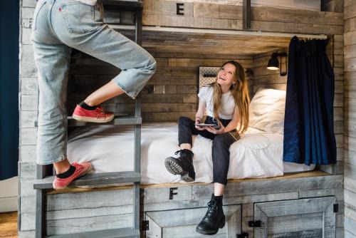 Ballpark Hostel | Hostel Fish