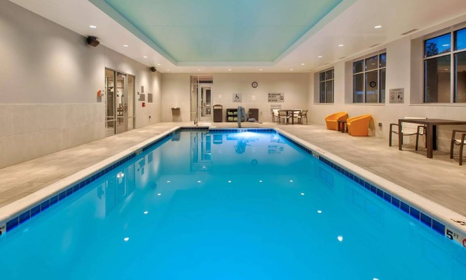 Easton Hotel | Hotel ∙ 2 bedrooms ∙ 127 guests