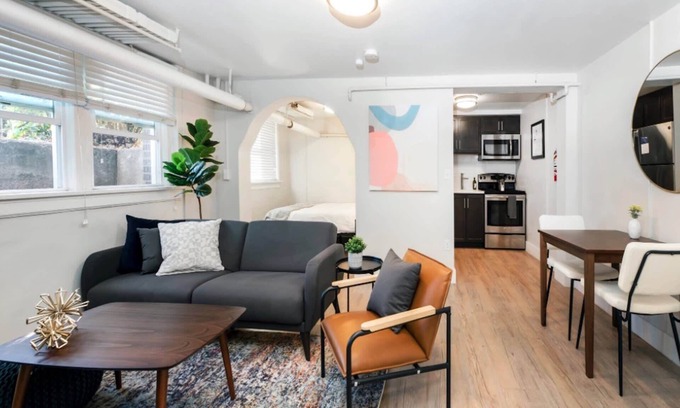 West Colfax House | Kasa | Comfy Studio + Near the Rocky Mountains | Denver