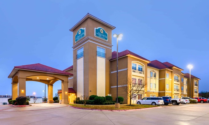 Longview Hotel | La Quinta Inn & Suites by Wyndham Longview North