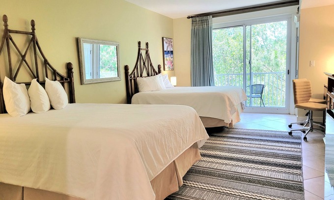 Baytowne Wharf Condo | Lasata 3403 ~ "Grand Getaway" Stylish Studio in Baytowne Wharf