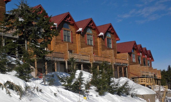 Snowshoe House | Loggers Run #7: 5 Bedrooms, 3.5 Bath: Slope Side. Overlooks The Ski Trail !