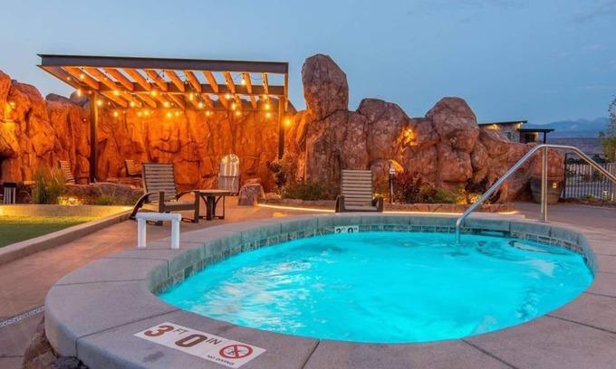 Moab South Valley House | Luxury Condo at Sage Creek with Heated Pool