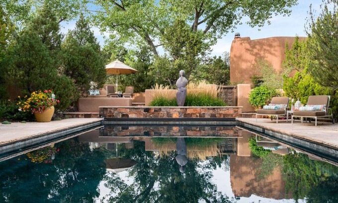 Northeast Santa Fe Villa | Luxury Estate w/Hot Tub & Casita