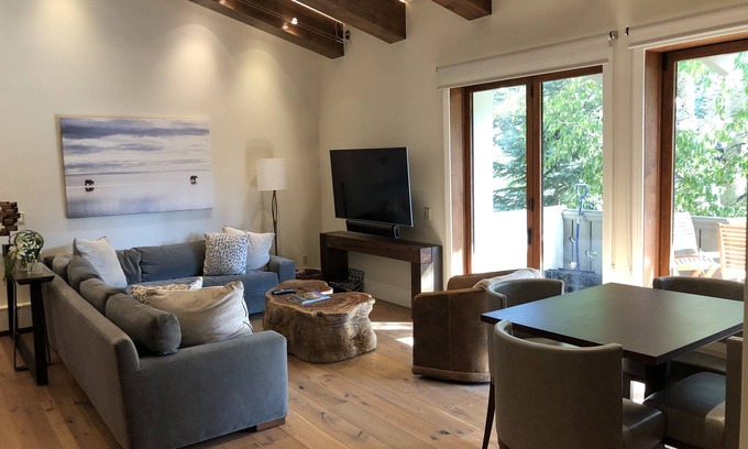 Vail Condo | Magnificent Pent House 4bd 4ba pool and Hot tub In vail Village. Lic#008001