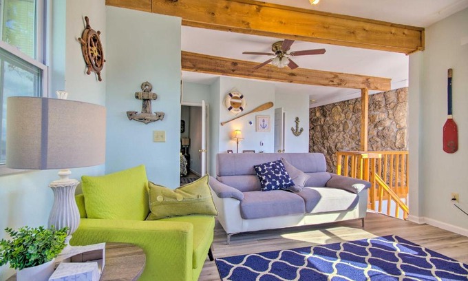 Lake Ozark Apartment | Marvelous Lakefront Condo with Deck and Grill!