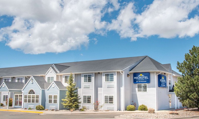 Raton Hotel | Microtel Inn & Suites by Wyndham Raton