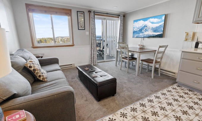 Snowshoe Condo | ML316 Stylish Modern Breathtaking Mtn Trail Views