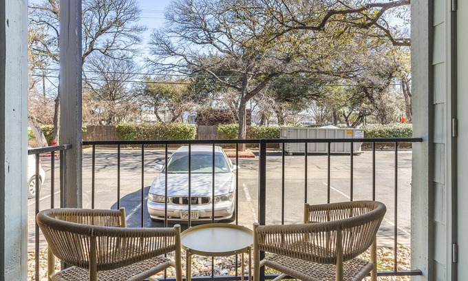 Sonesta West Apartment | Modern Apartment in Prime Location (ID8532X91)