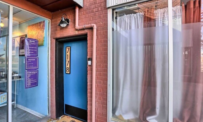 Barths Apartment | Monthly Rental- Bright loft in Wheat Ridge