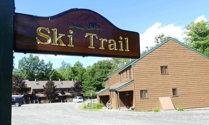 West Dover House | Mount Snow House on Private Ski Home Trail w Shuttle Service