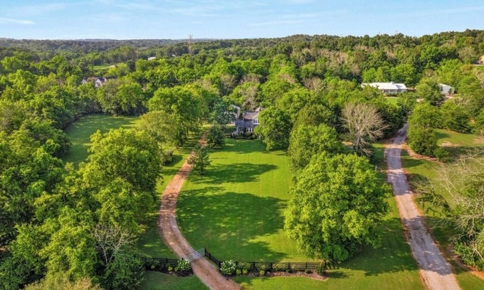 Lebanon House | Mt. Juliet Country Getaway - Spacious Home On Private Acreage