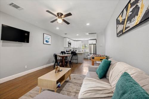 MacGregor Apartment | Museums Cozy Med Center Apt Bbq Fire Pit Games