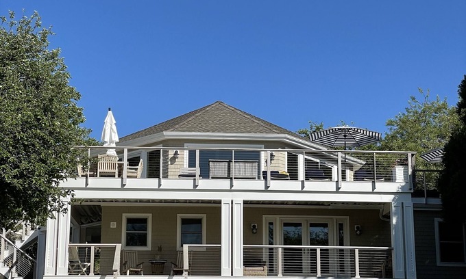 Montauk House | NEW LISTING - Newly Renovated Beach Home - Short Walk to Beach and Town