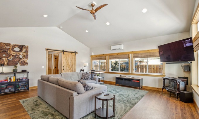 Ronald House | NEW! Mountain Retreat with Hot Tub, Game Room and Yard