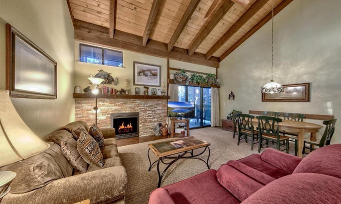 South Lake Tahoe House | Newly Remodeled 2 Bedroom Townhome With Loft Townhouse