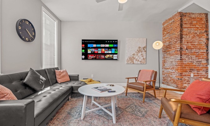 Fishtown House | NoLibs Spacious 3BR- Great Location Close 2 Action