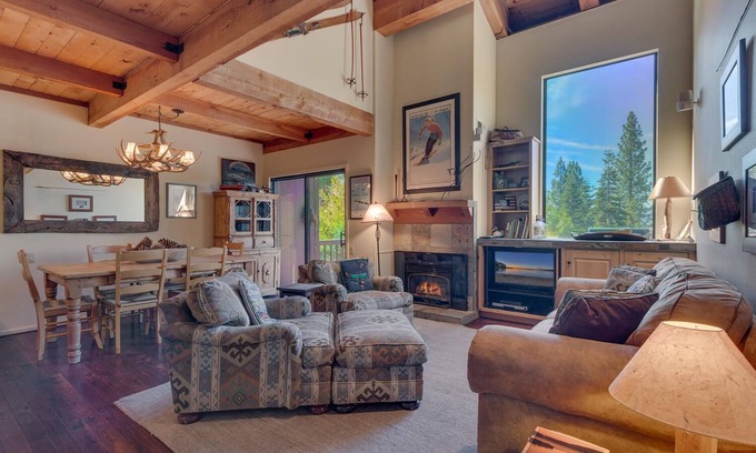 Lake Forest House | North Shore #8 By Tahoe Getaways with Private Beach, Pool and Pickleball!