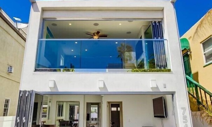 Mission Beach House | OCEAN VIEWS! New Modern Style House-Great for Groups and Families