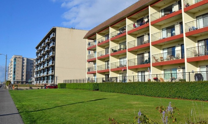 Seaside Condo | Oceanfront 4th floor, Balcony with Spectacular Ocean Views