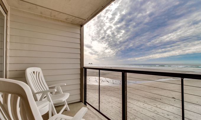 Rockaway Beach Condo | Oceanfront condo with a full kitchen, balcony, & sweeping sea views