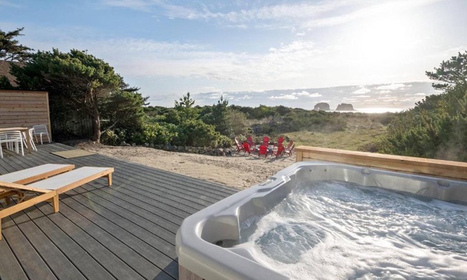 Rockaway Beach House | On The Rocks