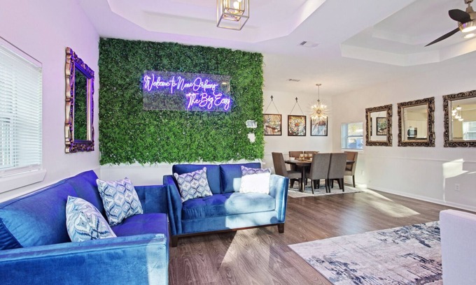 Bayou St. John House | Orleans Ave. Oasis in the Big Easy with Selfie Wall