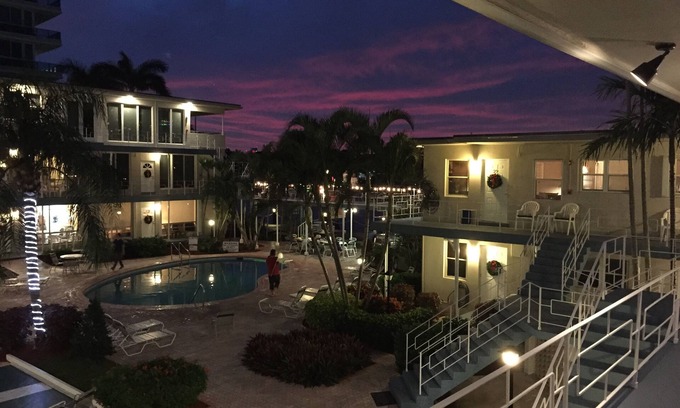 East Fort Lauderdale Apartment | Paradise -sun and summer year around