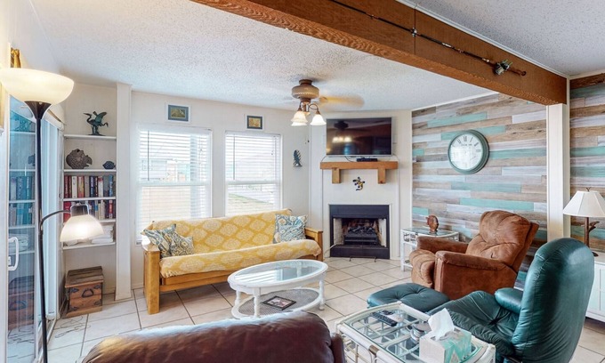 Port Aransas House | Parking for 3 plus Boat, Watercraft, Fenced Yard, Deck, Pet Friendly