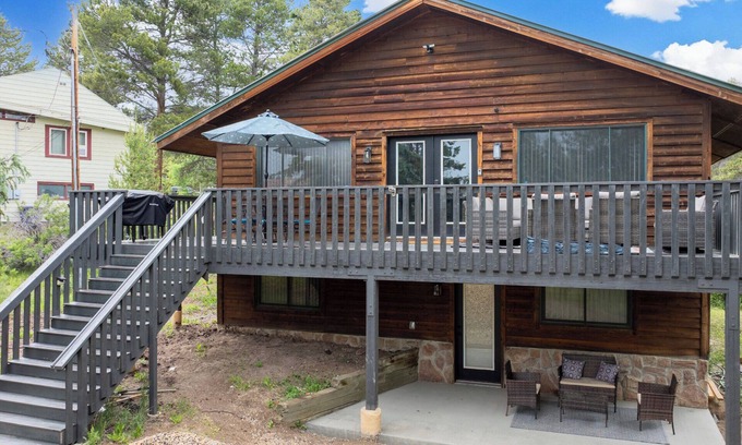 Grand Lake House | Pet Friendly, 4 Bedrooms + Game Room - Easy Walk to Lake Granby & Beacon Landing Marina