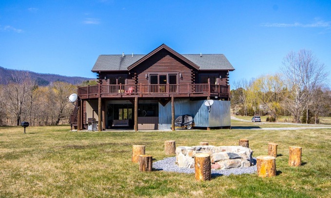 Luray Cabin | Poppy's Hideaway on the Shenandoah River!