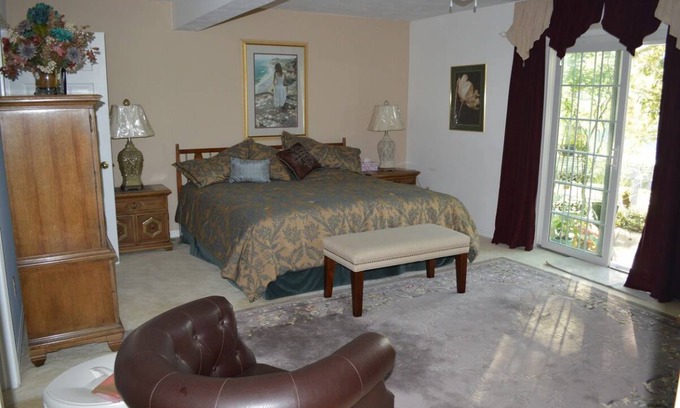 Upper Marlboro Resort | Private room ∙ 2 guests