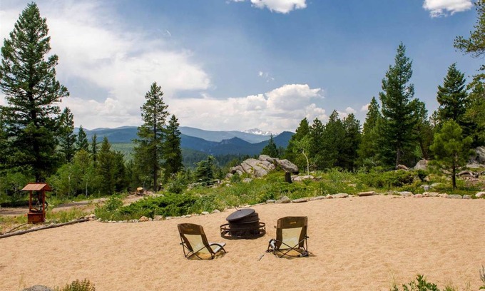 Black Hawk RV Rental | Recreational vehicle (RV) ∙ 1 bedroom ∙ 2 guests
