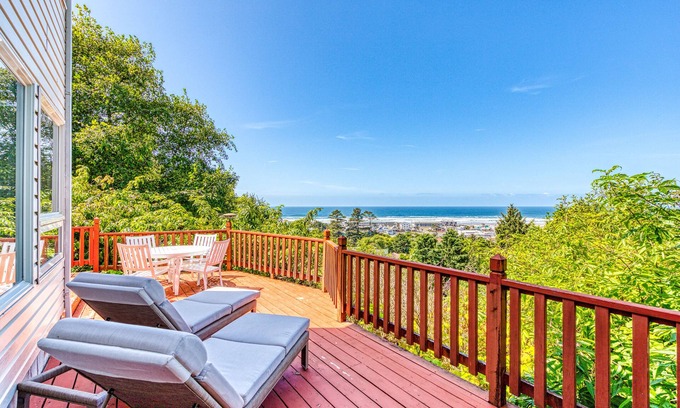 Rockaway Beach House | Relax and Enjoy Expansive Ocean Views from Your Own Private Retreat