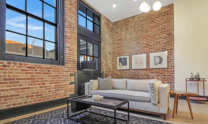 Arts/Warehouse District House | Roami at The Lola | Group Friendly | 5 Bed Combo