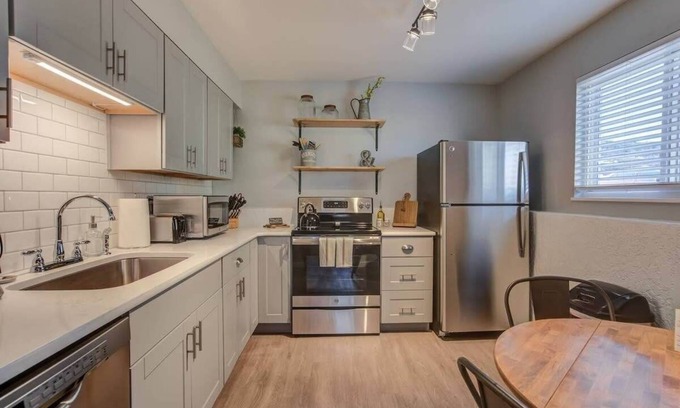 Colorado Springs Condo | Romantic Getaway Base of Mountains Parks & Trails