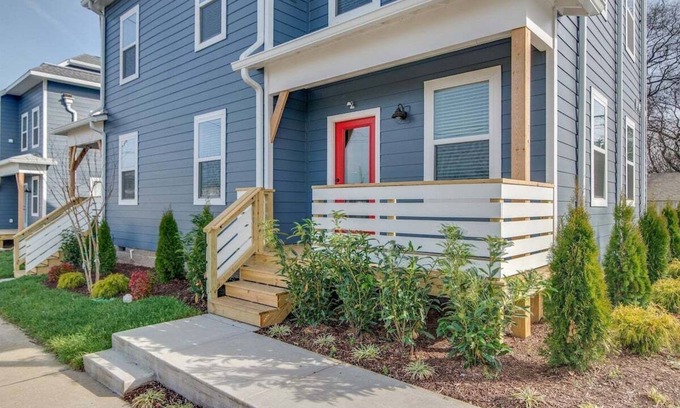 Hope Gardens House | Rooftop Fire Pit | 2 mi to Brdwy | Modern Vibes