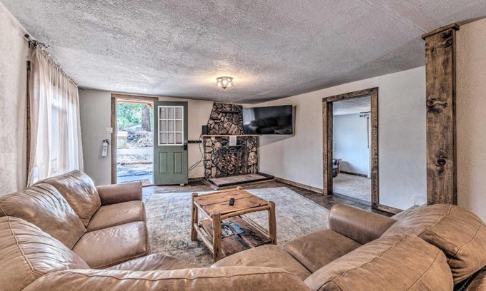 Ruidoso House | Ruidoso Mtn Hideout with Hot Tub and Covered Deck