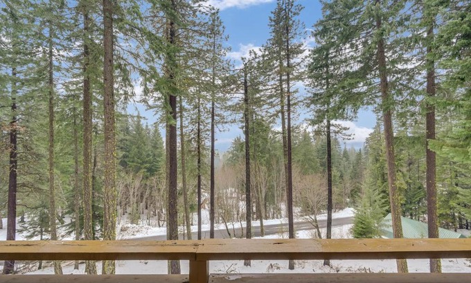 Leavenworth House | Serene Vista Point